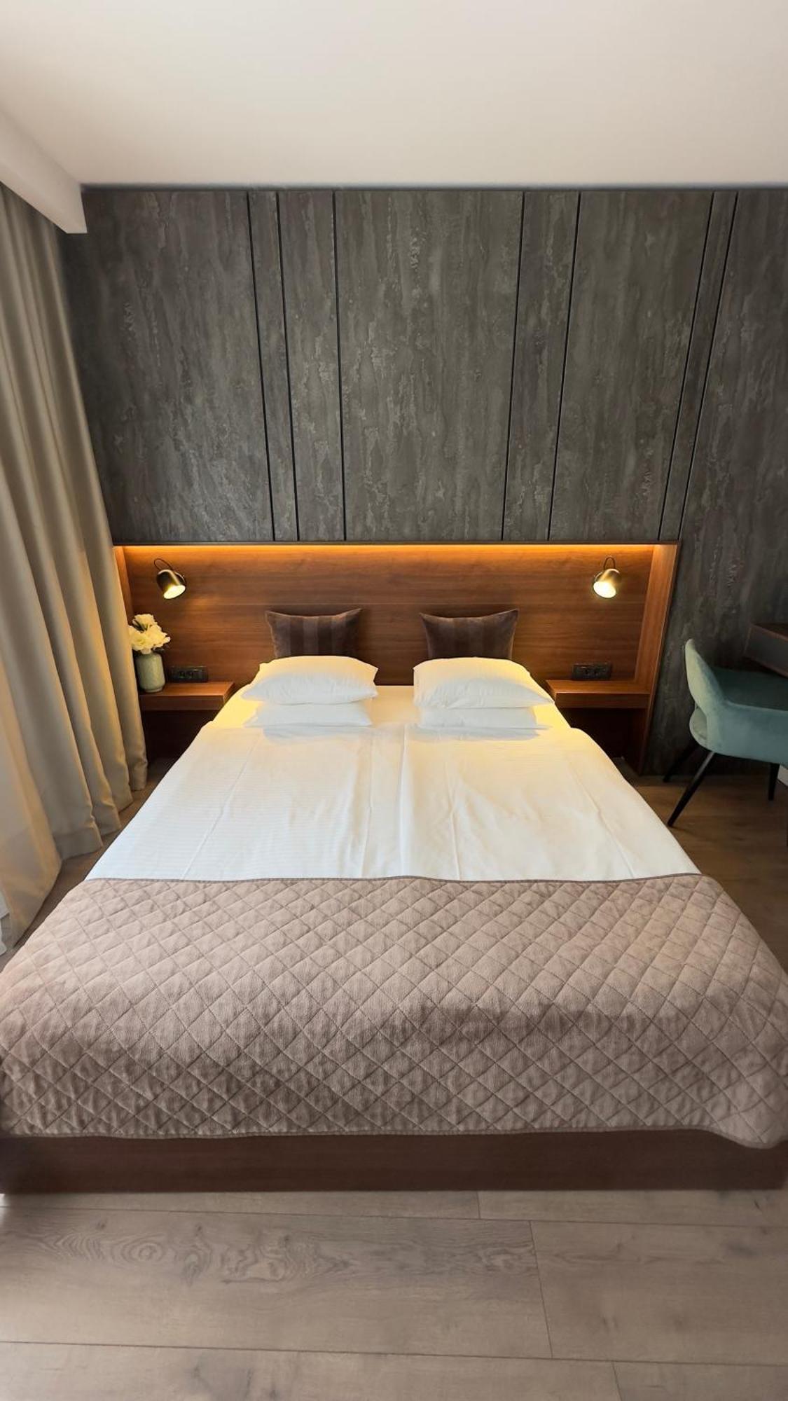 Dom Boutique Apartments - Old Town Belgrad Exteriör bild